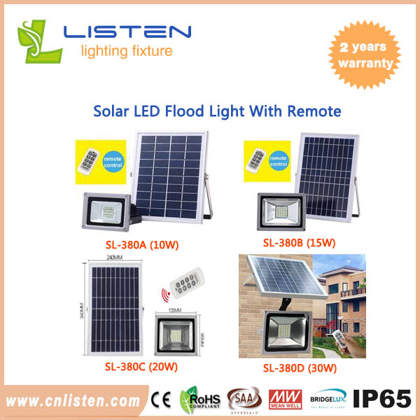 Solar flood light with remote